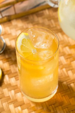 Tatlı Bourbon Limonata İçmeye Hazır