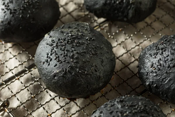 Домашний Уголь Черный Гамбургер Булочки Кунжутом Семена — стоковое фото