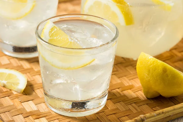 Verfrissende Zelfgemaakte Zoete Limonade Klaar Drinken — Stockfoto