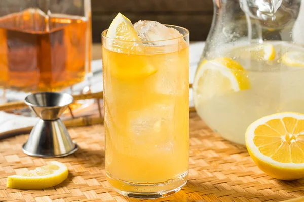 Limonada Bourbon Doce Refrescante Pronta Para Beber — Fotografia de Stock