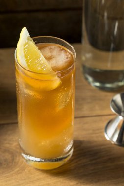 Alkolik Long Island Buzlu Çay Limonlu Kokteyl