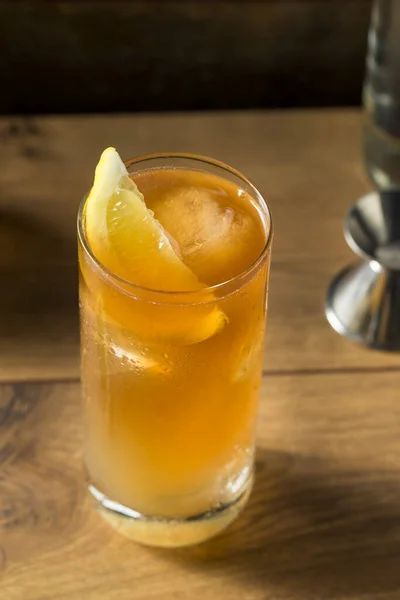 Boozy Long Island Iced Tea Cocktail Met Citroen — Stockfoto