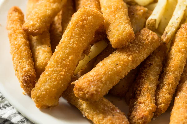 Hausgemachte Frittierte Fischstäbchen Und Pommes Mit Dip — Stockfoto