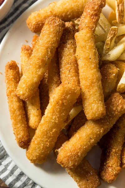 Hemlagad Friterade Fiskpinnar Och Pommes Frites Med Dopp — Stockfoto