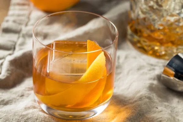 Boozy Bourbon Old Fashioned Cocktail Avec Orange Citron — Photo