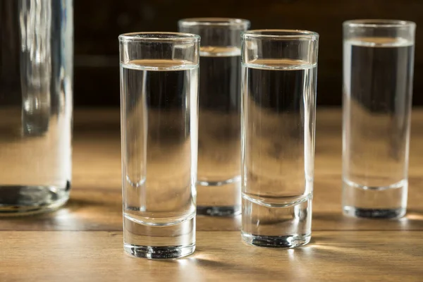 Stærk Boozy Russiske Vodka Skud Klar Til Drikke - Stock-foto
