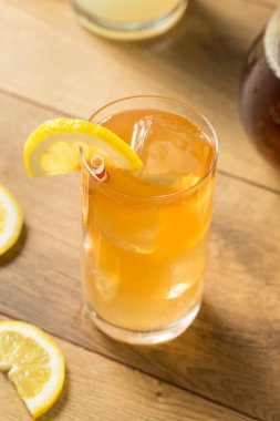 Soğuk limonata ve limonlu buzlu çay.