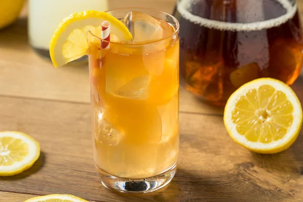Uppfriskande Kall Lemonad Och Iste Med Citron — Stockfoto