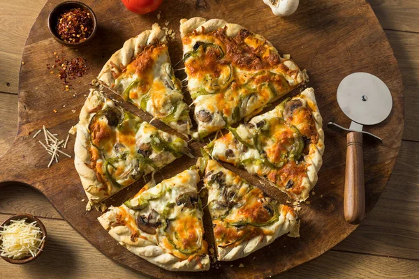 Homemade Vegeterian Supreme Pizza Mushrooms Peppers — Stock Photo, Image