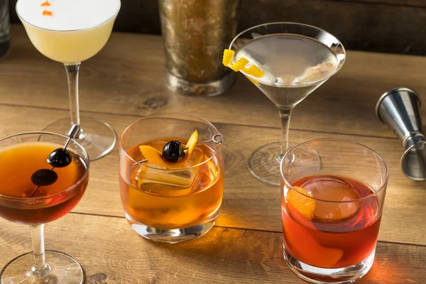 Boozy Classic Cocktail Sortiment Med Martini Old Fashioned Och Negroni — Stockfoto
