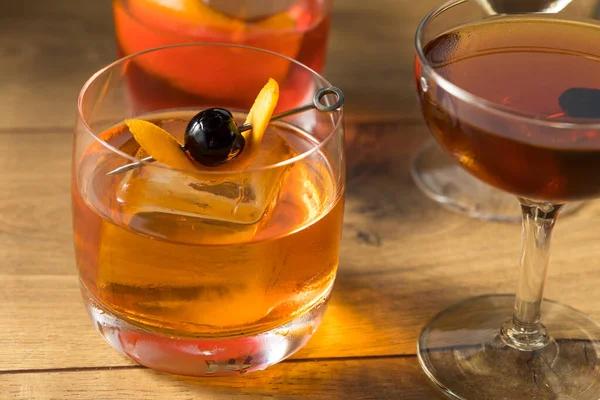 Boozy Classic Cocktail Asortyment Martini Old Fashioned Negroni — Zdjęcie stockowe