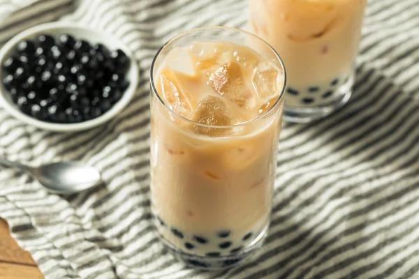 Tapioca Ncileriyle Yapımı Boba Sütü Çayı Tazeleniyor — Stok fotoğraf