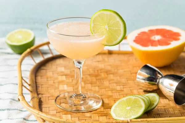 Boozy Rum Hemingway Daiquiri Limonką Grejpfrutem — Zdjęcie stockowe