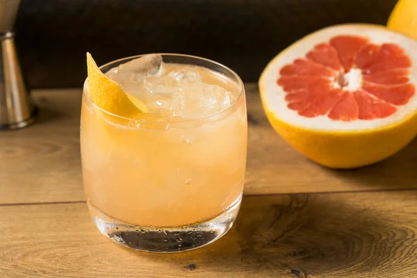 Radler Pompelmo Rinfrescante Coktail Con Gin Soda — Foto Stock