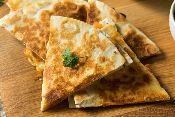 Σπιτική Χορτοφαγική Quesadilla Φασόλια Τυρί Και Pico — Φωτογραφία Αρχείου