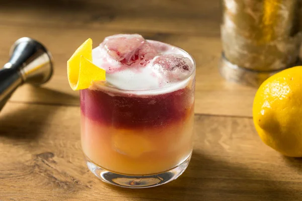 Hemlagad New York Sour Cocktail Med Bourbon Och Vin — Stockfoto