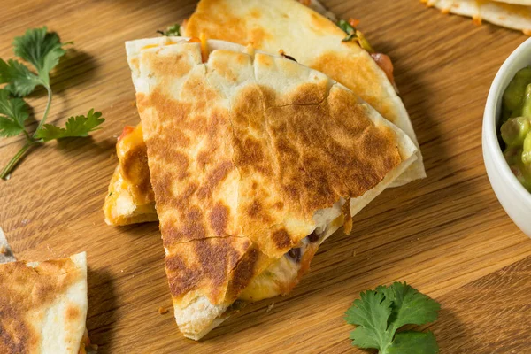 Quesadilla Vegetariano Caseiro Com Feijão Queijo Pico — Fotografia de Stock