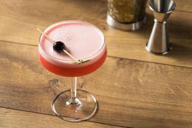 Ayyaş Acı Campari Cin ve Yumurta Beyazlı Ekşi