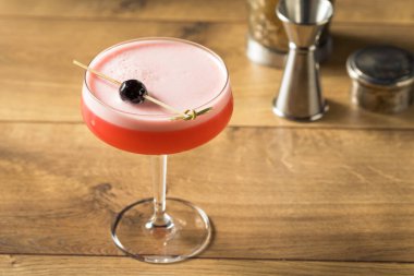 Ayyaş Acı Campari Cin ve Yumurta Beyazlı Ekşi