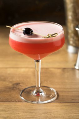 Ayyaş Acı Campari Cin ve Yumurta Beyazlı Ekşi