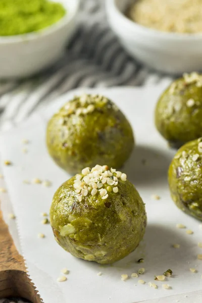 Homemade Healthy Matcha Bliss Energy Balls Dates Hemp Nuts — 스톡 사진