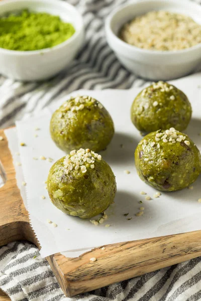 Homemade Healthy Matcha Bliss Energy Balls Dates Hemp Nuts — 스톡 사진