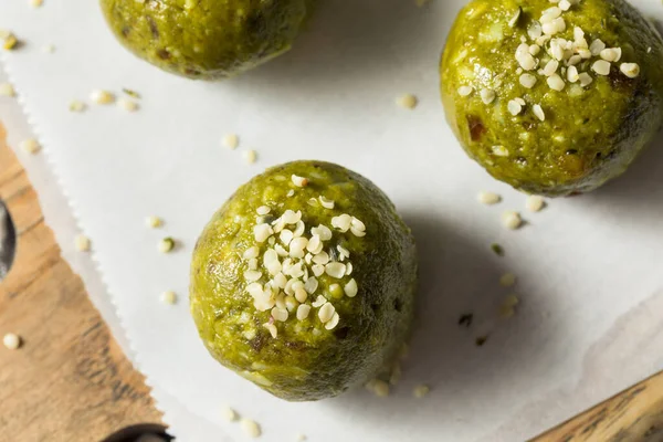 Homemade Healthy Matcha Bliss Energy Balls Dates Hemp Nuts — 스톡 사진