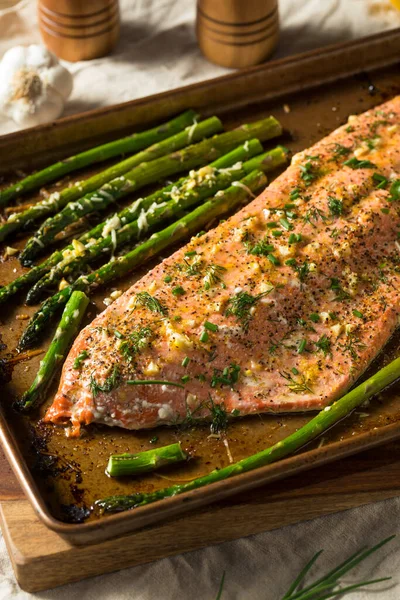 Filete Salmón Asado Casero Espárragos Con Ajo Eneldo —  Fotos de Stock