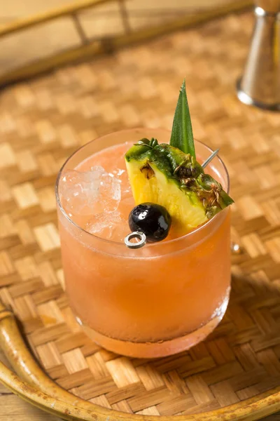 Hausgemachter Boozy Mai Tai Cocktail Mit Pineapple Und Orgeat — Stockfoto