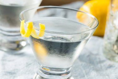 Limonlu Gin Martini ile