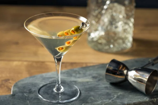 Boozy Traditional Dirty Martini Olive Garnish — Stock fotografie