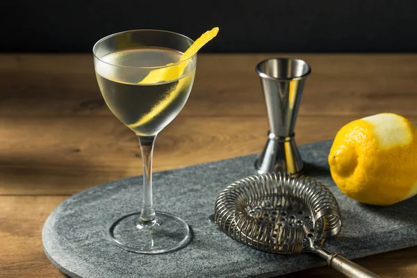 Boozy Dry Vesper Martini Cocktail Lemon Peel — Stock Photo, Image