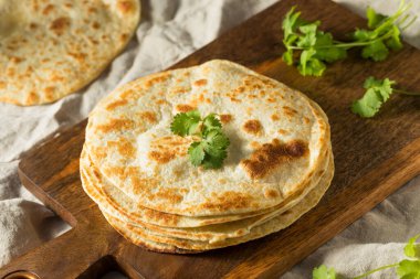 Ev yapımı Roti Chapati Yassı Ekmek Yemeye Hazır