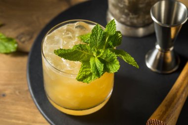 Limon ve Nane Şekeriyle Viski Ezmesi