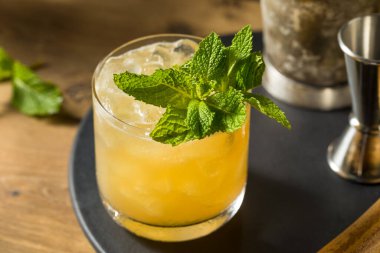 Limon ve Nane Şekeriyle Viski Ezmesi