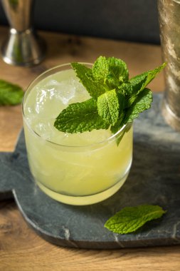 Naneli ve limonlu Chartreuse Ezmesi