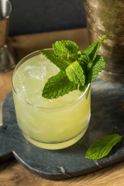 Naneli ve limonlu Chartreuse Ezmesi