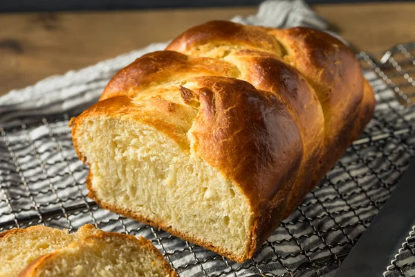 Yapımı Örülmüş Brioche Ekmeği Yemeye Hazır — Stok fotoğraf