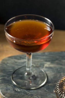 İçkili Rye Brooklyn Kokteyli ve Vermut