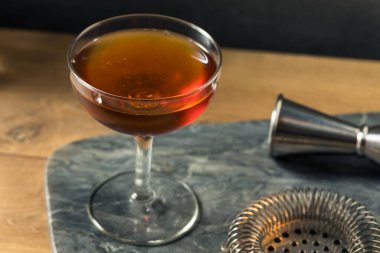 İçkili Rye Brooklyn Kokteyli ve Vermut