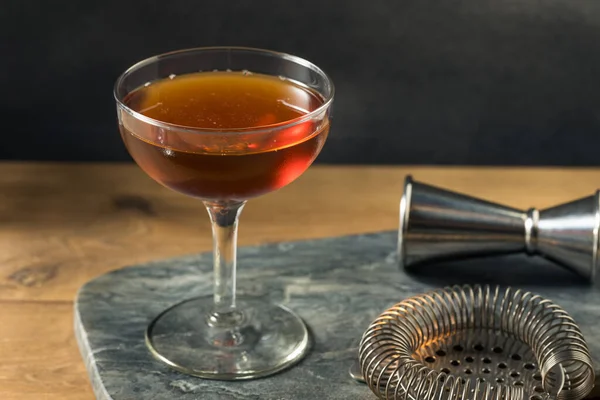 Освіжаючи Boozy Rye Brooklyn Cocktail Vermouth — стокове фото