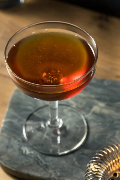 Освіжаючи Boozy Rye Brooklyn Cocktail Vermouth — стокове фото