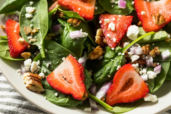 Homemade Organic Fresh Strawberry Salad Spinach Feta Nuts — Stock Photo, Image