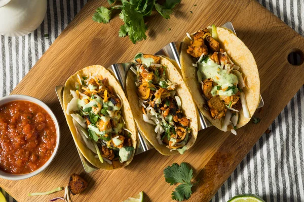 Zelfgemaakte Chicken Meixcan Street Tacos Met Kaas Room — Stockfoto