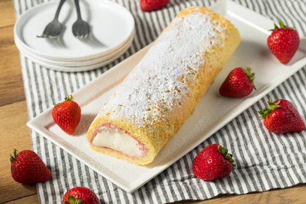 Homemade Frozen Artic Roll Cake Ice Cream Strawberries — стокове фото