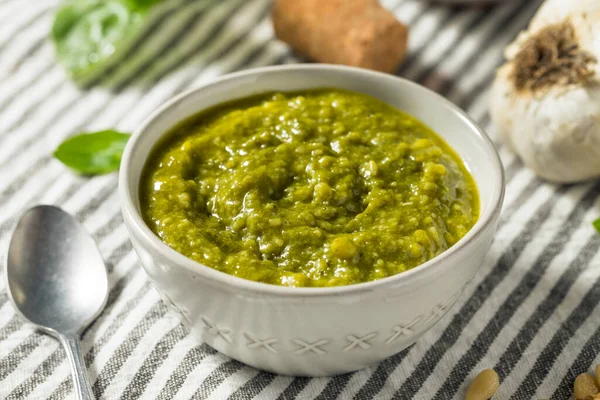 Pesto Basilico Biologico Fresco Verde Con Parmigiano Pinoli — Foto Stock