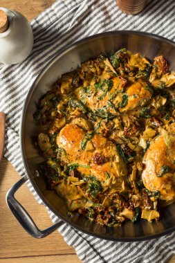 Ev yapımı kremalı İtalyan Toskana Tavuğu ıspanaklı ve Makarnalı