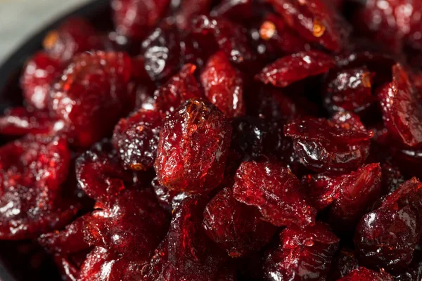 Raw Red Organic Dried Cranberries Bowl — стоковое фото