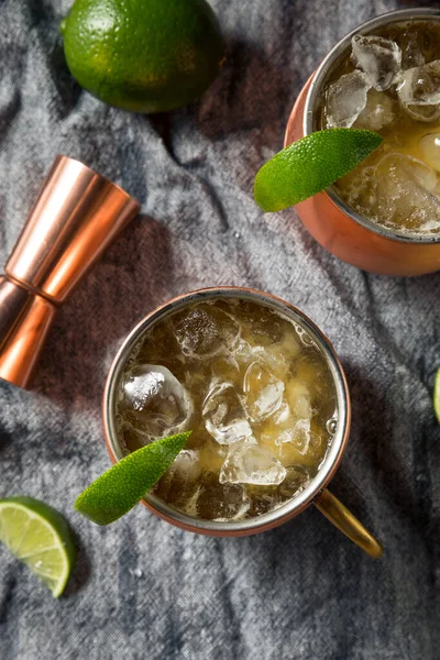 Cocktail Boozy Bourbon Kentucky Mule Com Cerveja Gengibre Limão — Fotografia de Stock