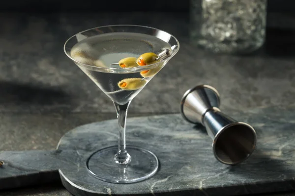 Boozy Dry Vodka Martini Green Olives — ストック写真